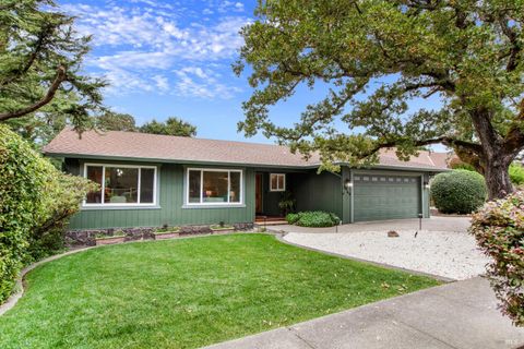 1060 Oakmont Court Napa CA 94559