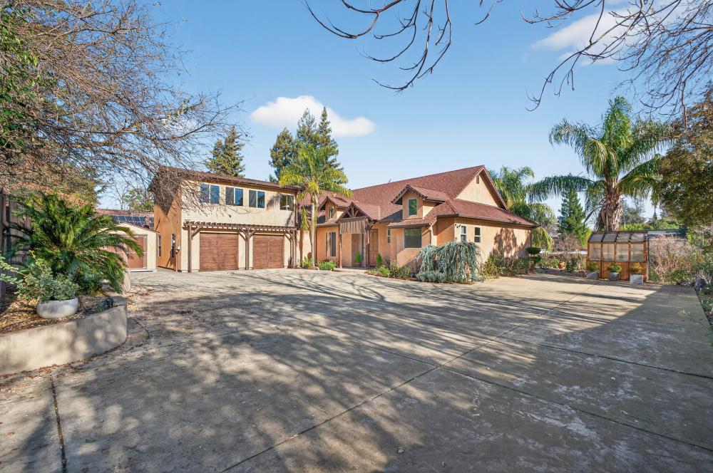 5830 Mariposa Avenue