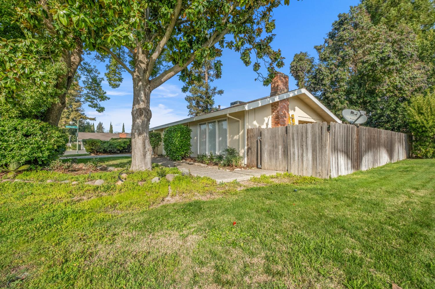 6823 Greenhaven Drive