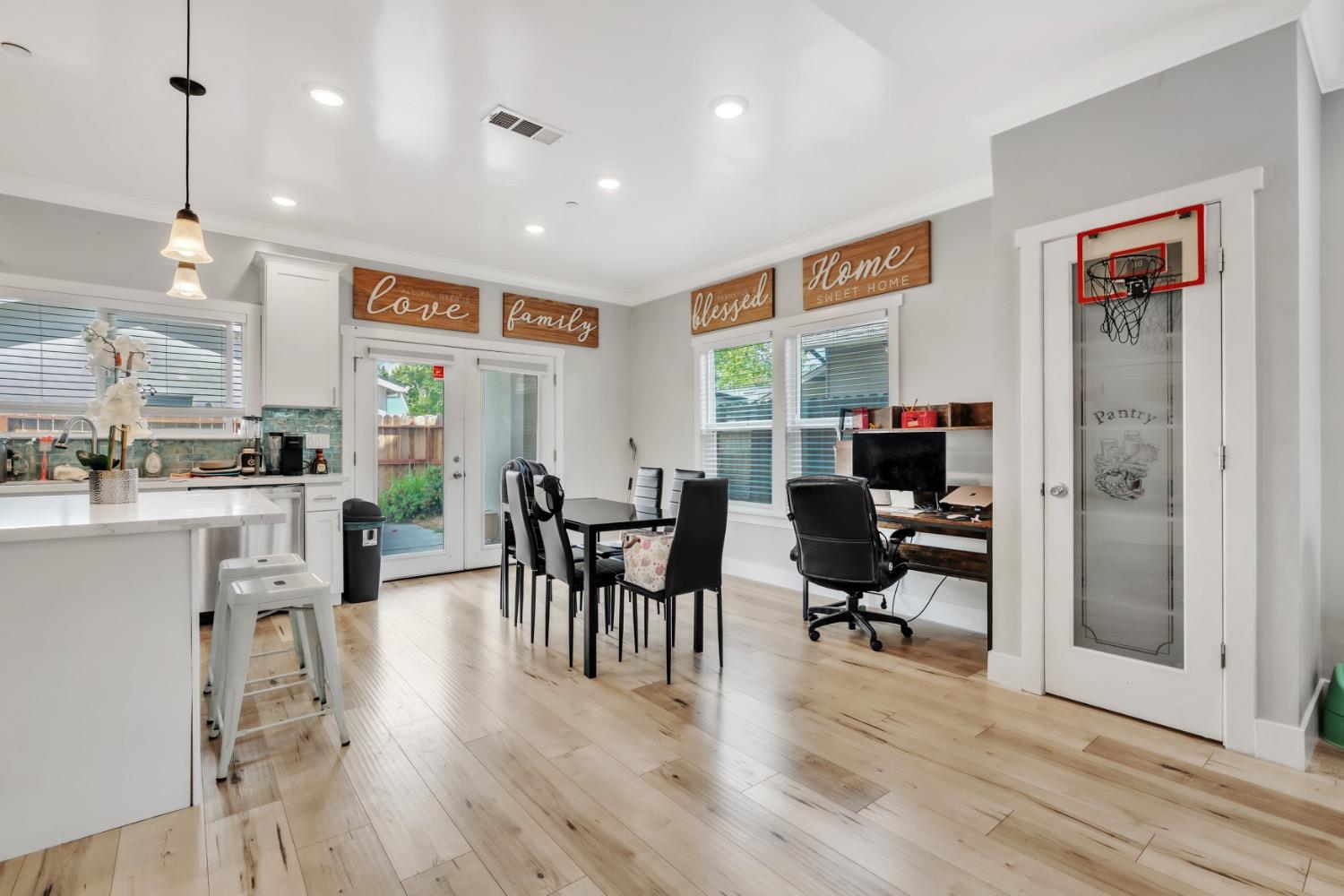 3400 44th Street 3404