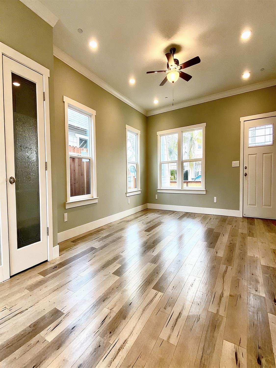 3400 44th Street 3404