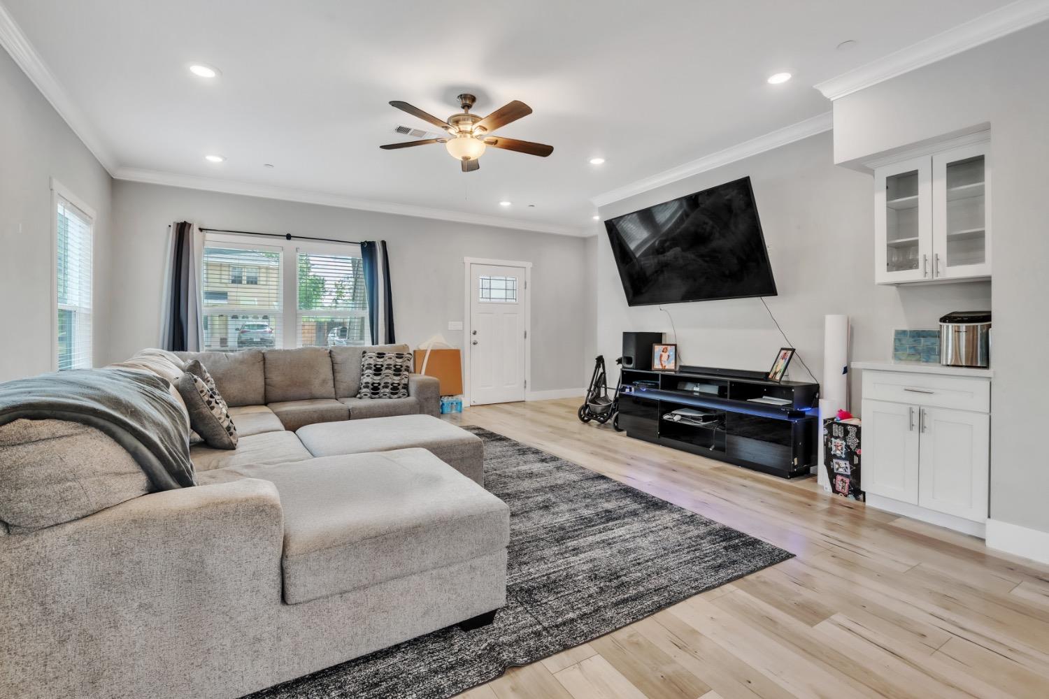 3400 44th Street 3404