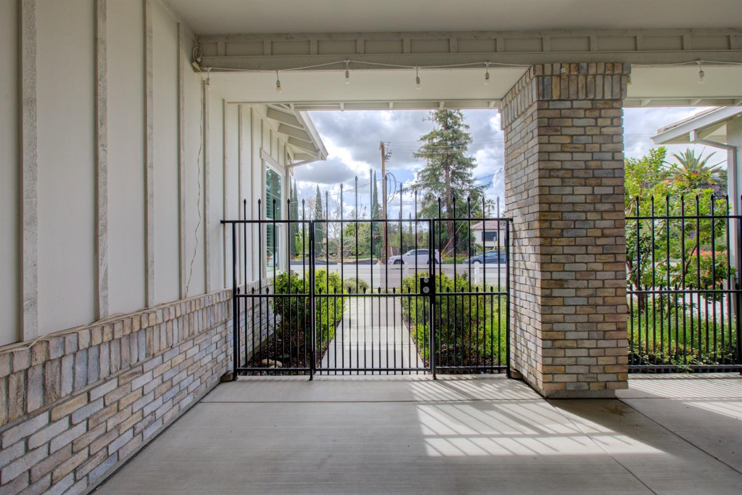 2791 E Tuolumne Road