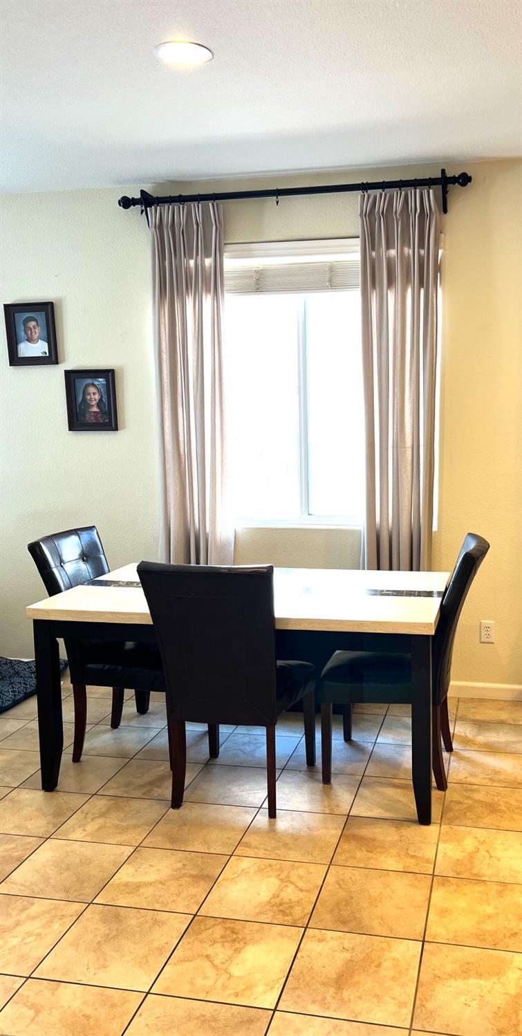 Sacramento, California 95834, United States, 4 Bedrooms Bedrooms, ,3 BathroomsBathrooms,Residential,Active,186056