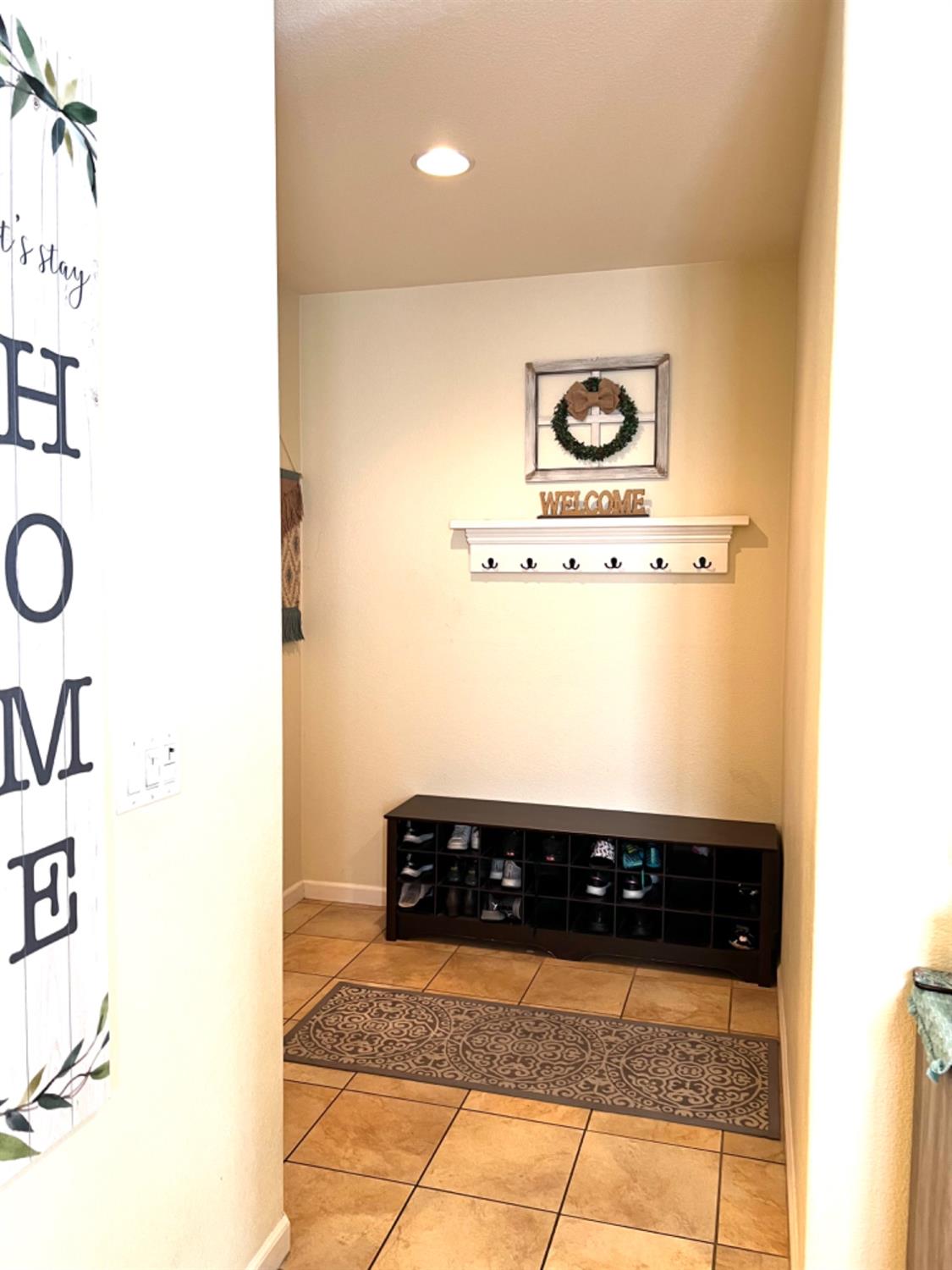 Sacramento, California 95834, United States, 4 Bedrooms Bedrooms, ,3 BathroomsBathrooms,Residential,Active,186056