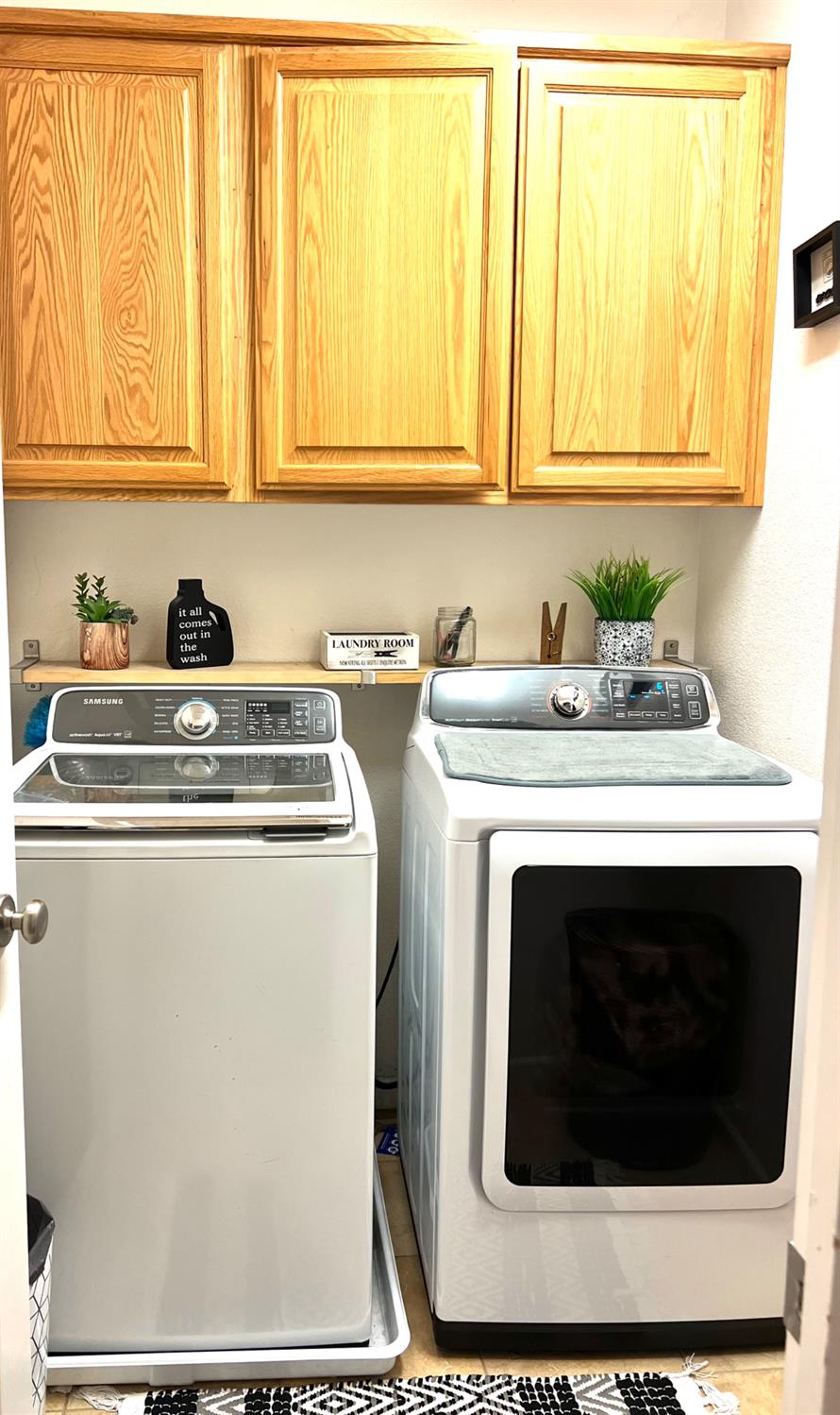 Sacramento, California 95834, United States, 4 Bedrooms Bedrooms, ,3 BathroomsBathrooms,Residential,Active,186056