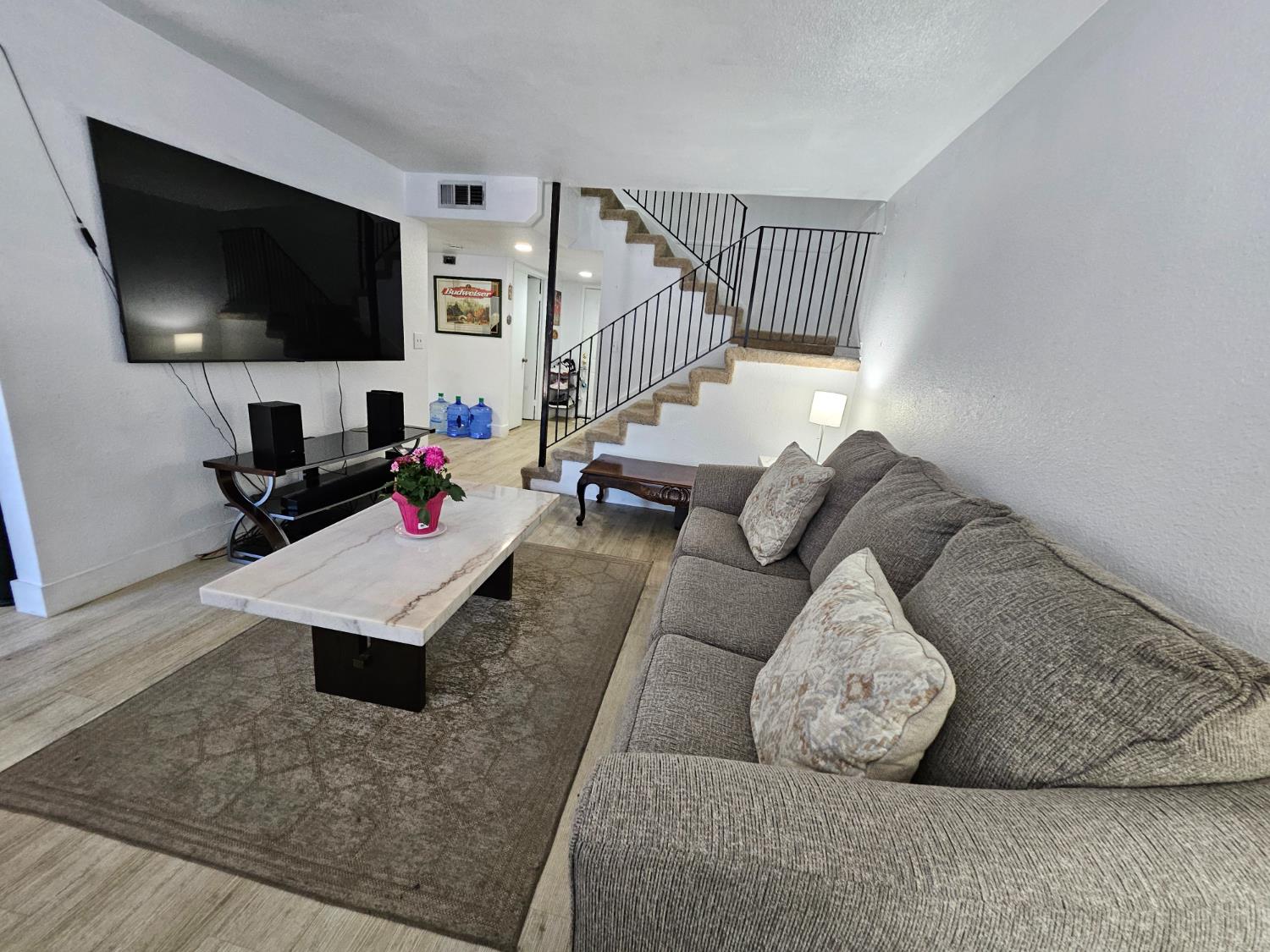 5152 Greenberry Drive