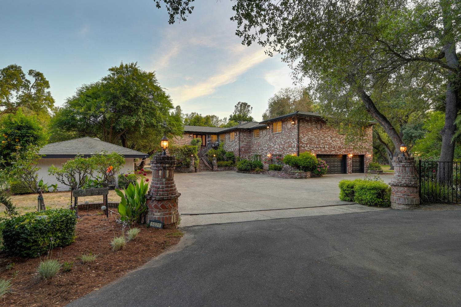 5020 Shady Creek Lane