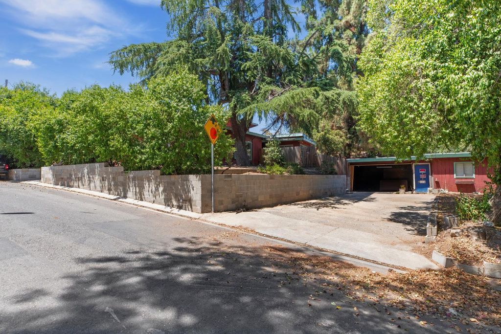 Photo of 207 Lane Street, Modesto, CA 95354 (MLS # 226023634)