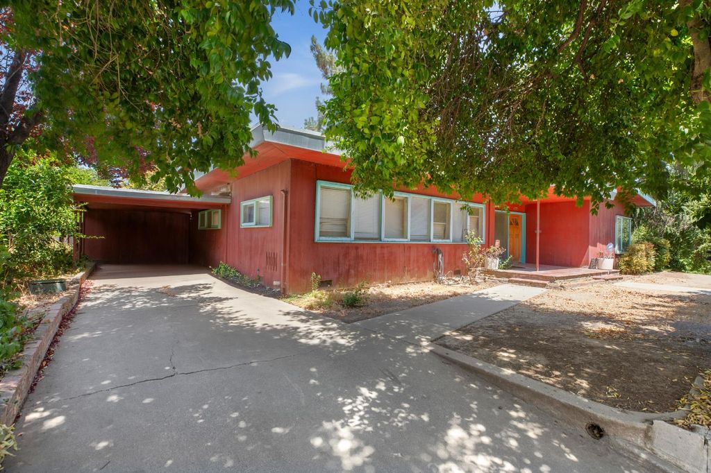 Photo of 207 Lane Street, Modesto, CA 95354 (MLS # 226023634)