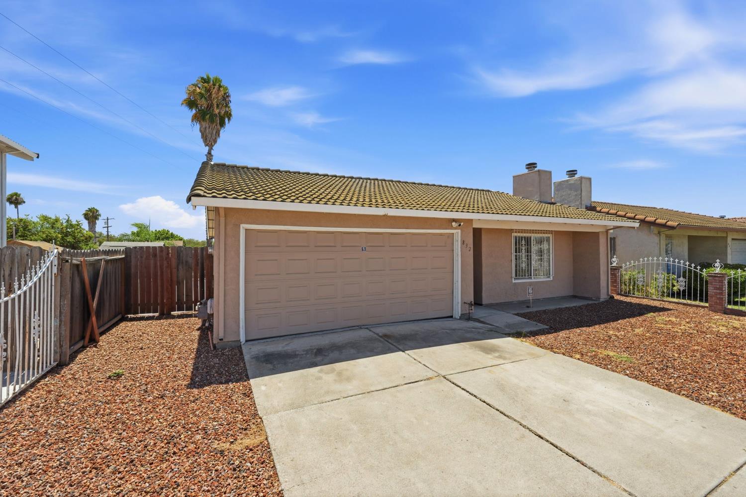 832 W 8th Street