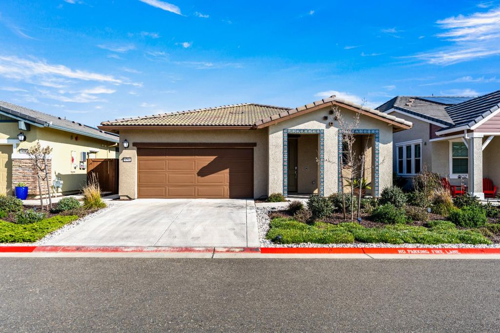 Photo of 8798 Cerro Vista Drive, El Dorado Hills, CA 95762 (MLS # 226011954)