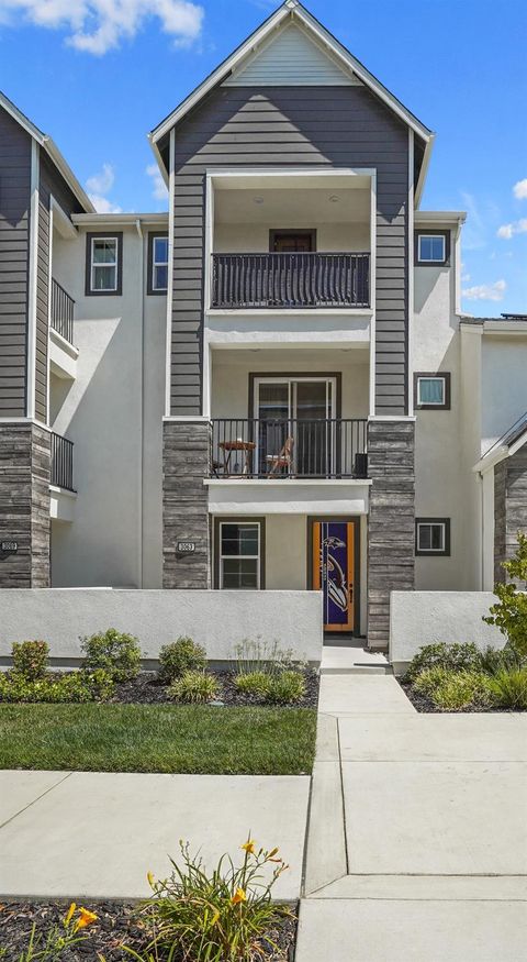 3063 Eagle Chase Walk Sacramento CA 95833