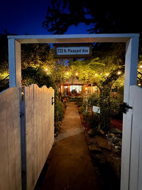 722 N Pleasant Avenue, Lodi, CA 95240 - MLS#: 225061403