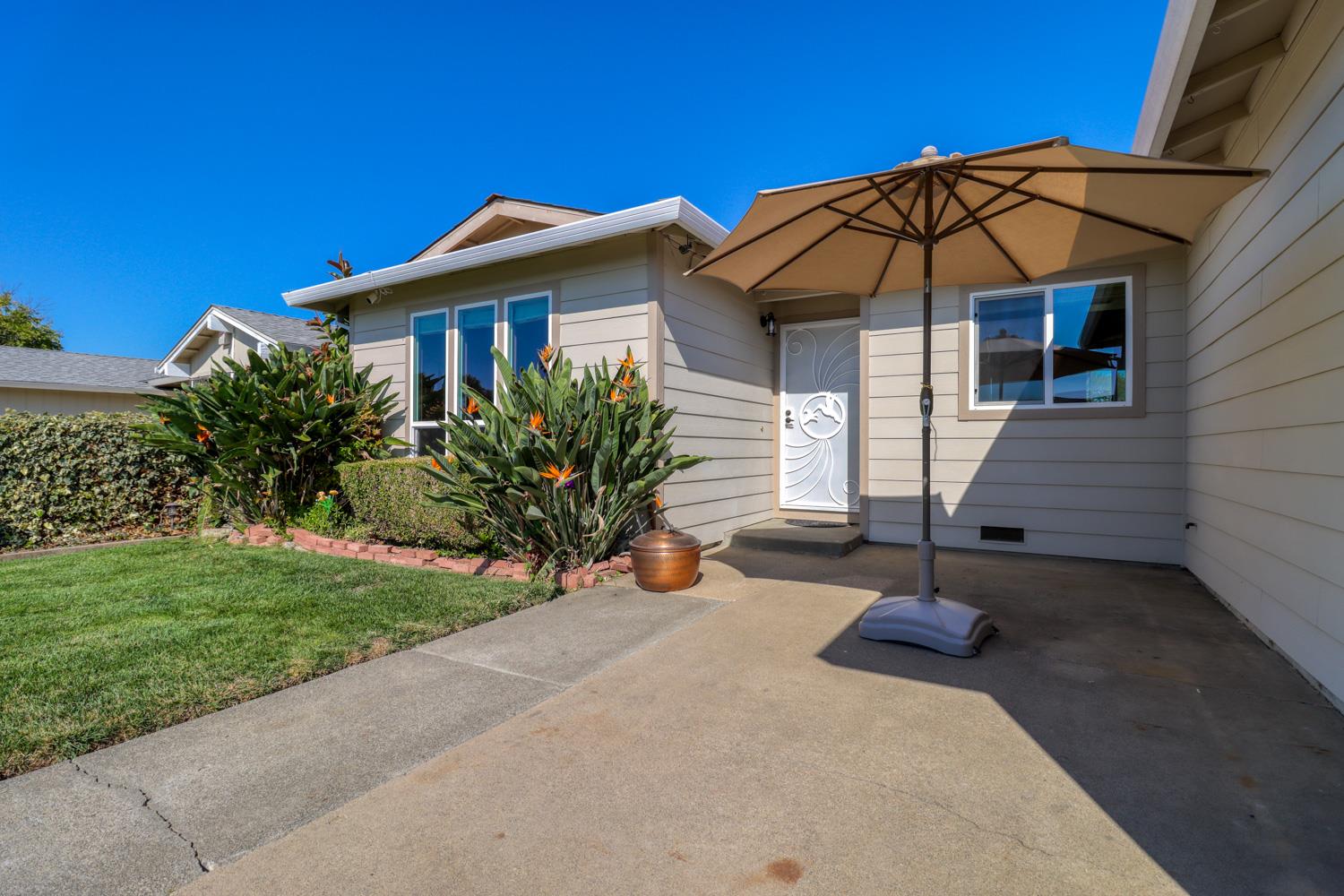 4045 Robinridge Way