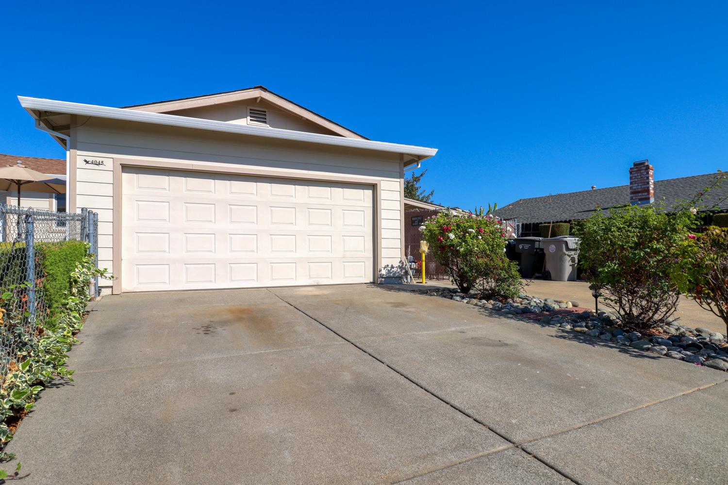 4045 Robinridge Way