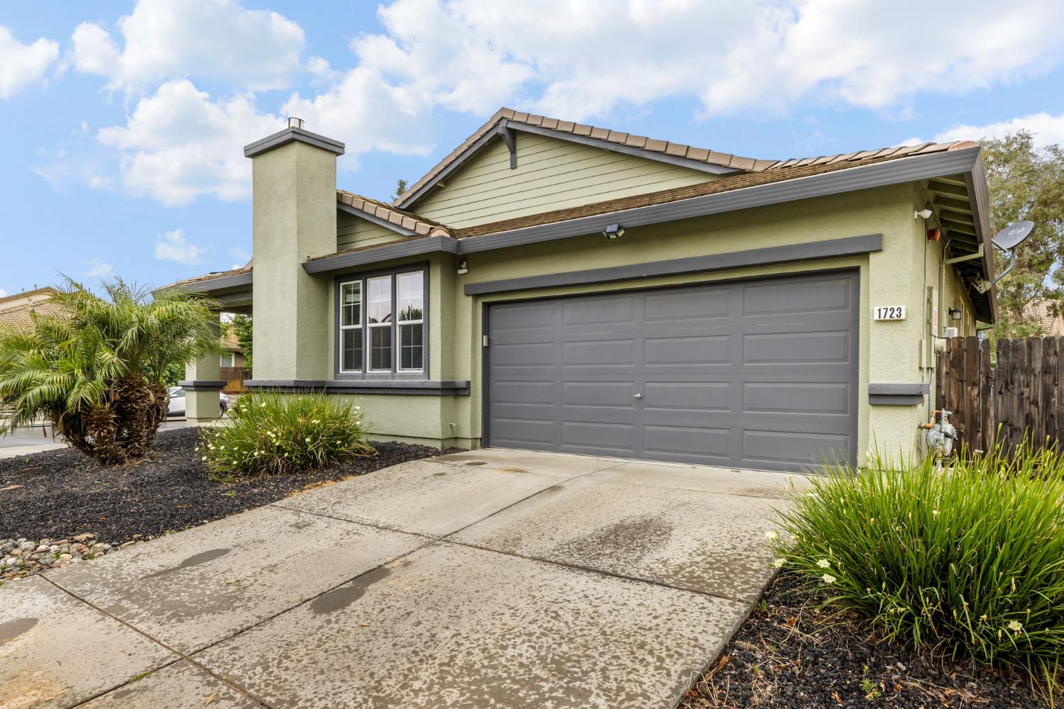 1723 Farnham