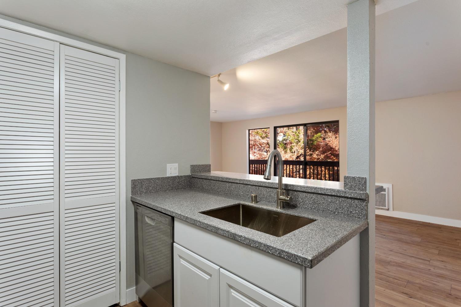 961 Fulton Avenue 542