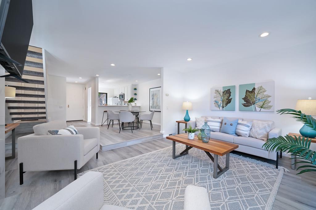 882 E Woodside Lane 3