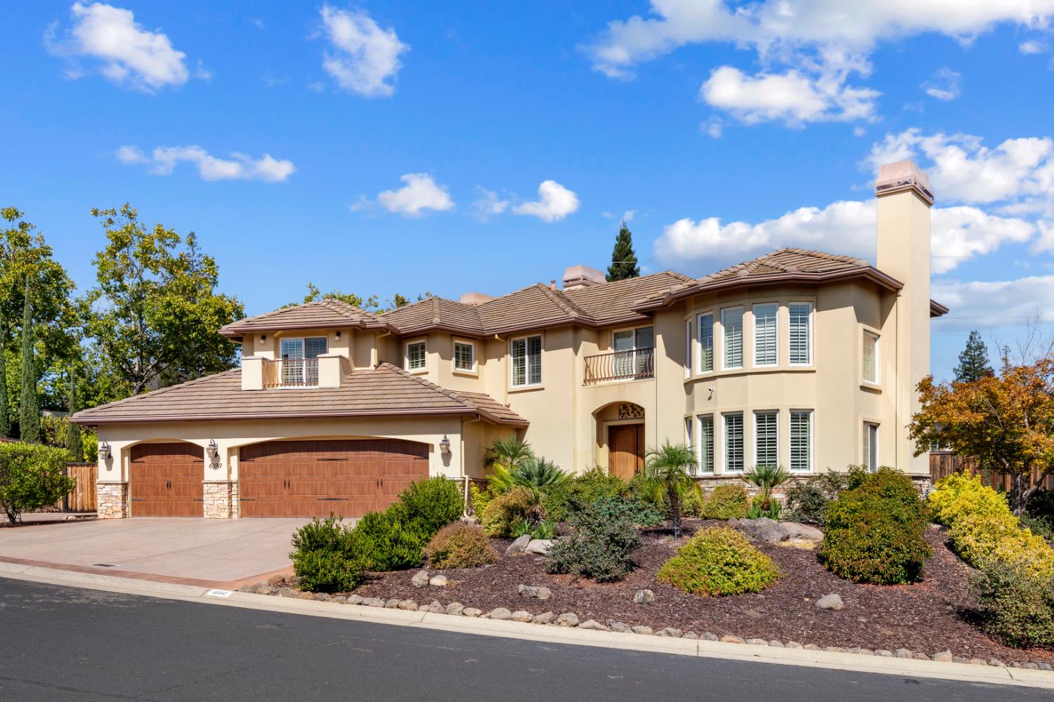 600 Landrise Court