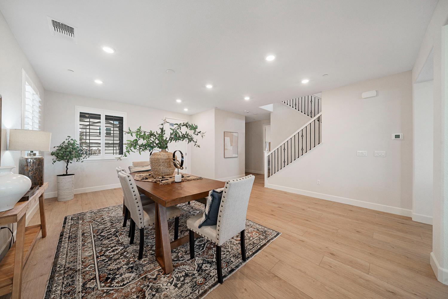 4599 Scenic Vista Drive