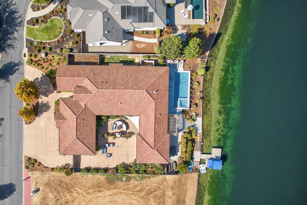 8712 Wentworth Court