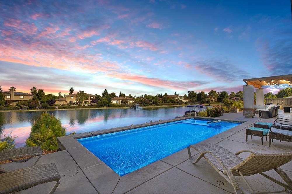 8712 Wentworth Court