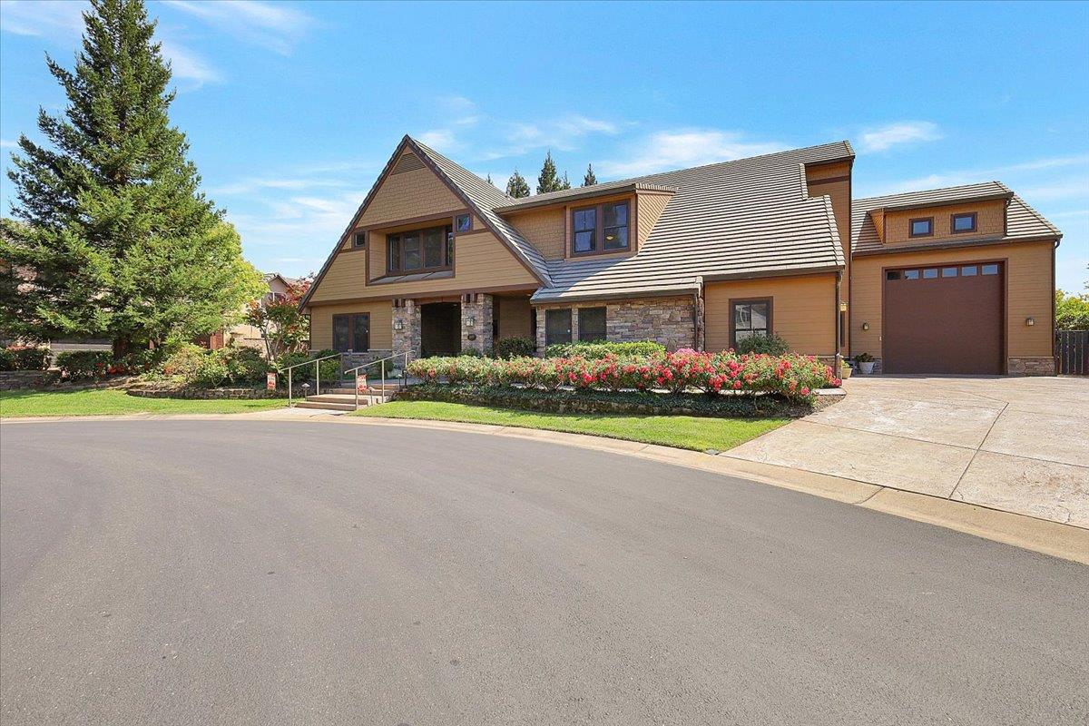 1990 Cobblestone Court