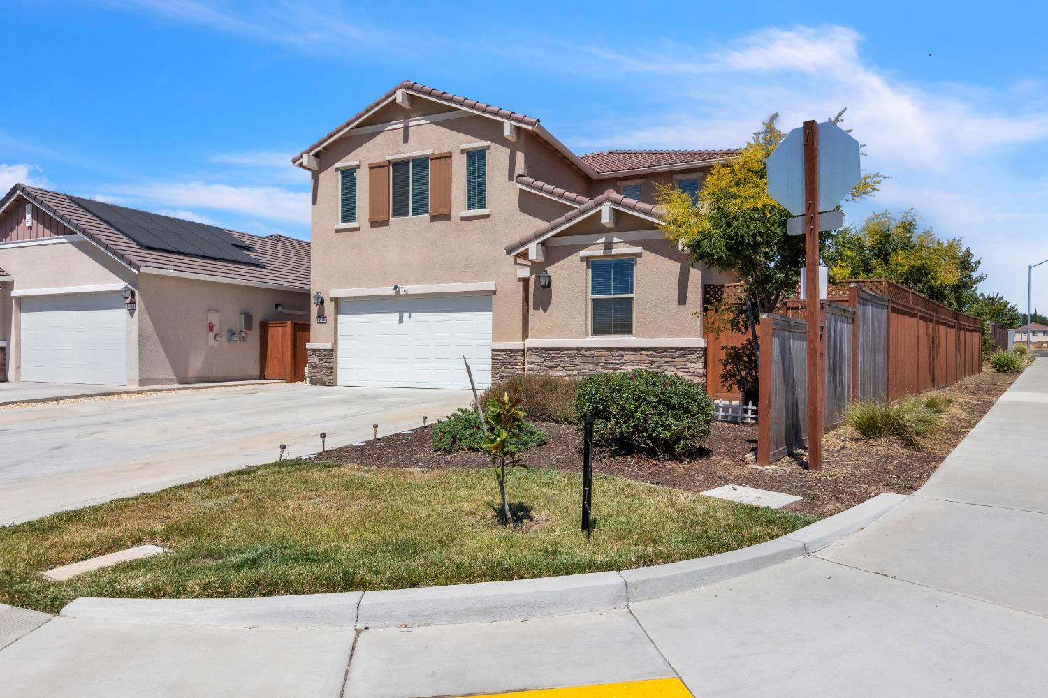 4900 Sassafras Way