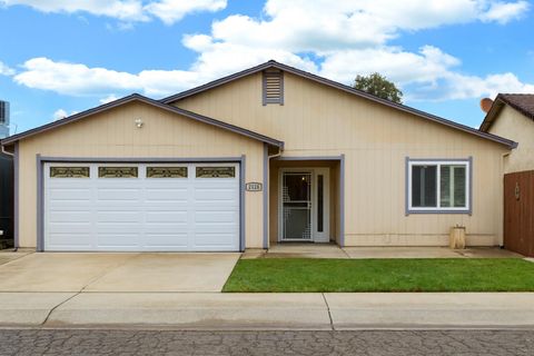 2128 Newbury Circle Lodi CA 95240