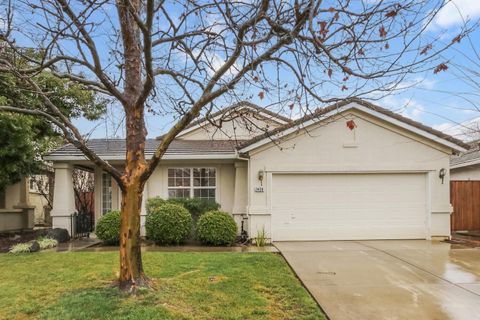 2408 Leonardo Street Davis CA 95618