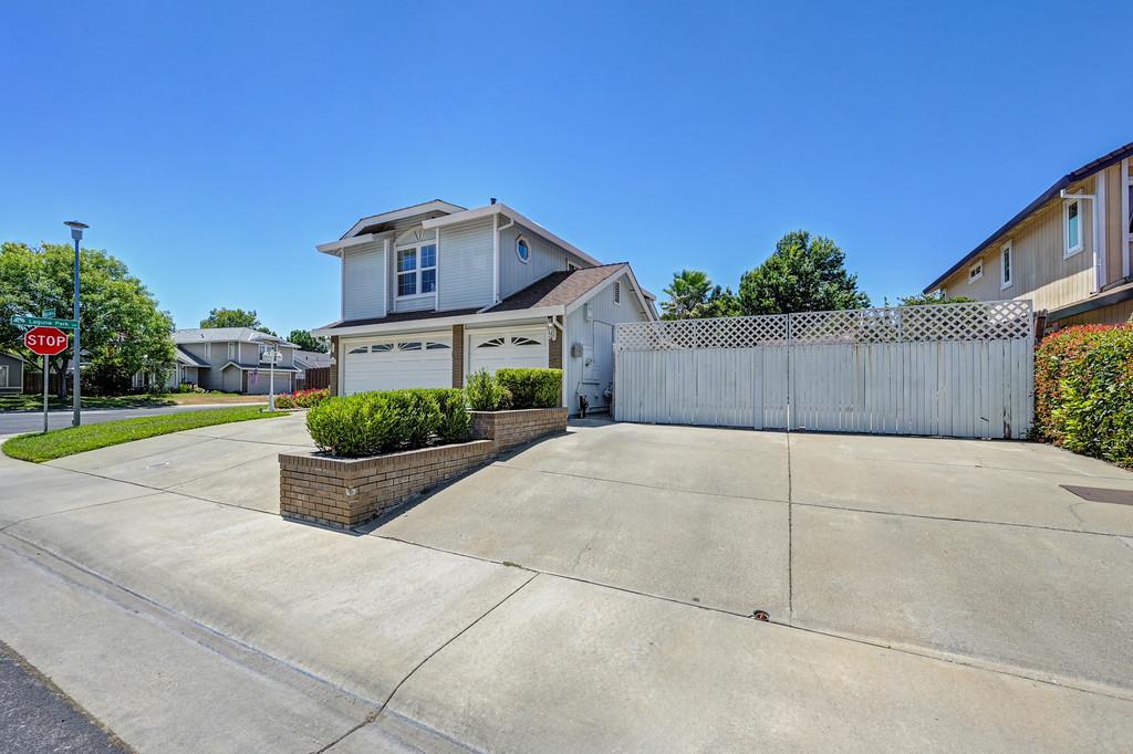 8996 Purple Martin Way
