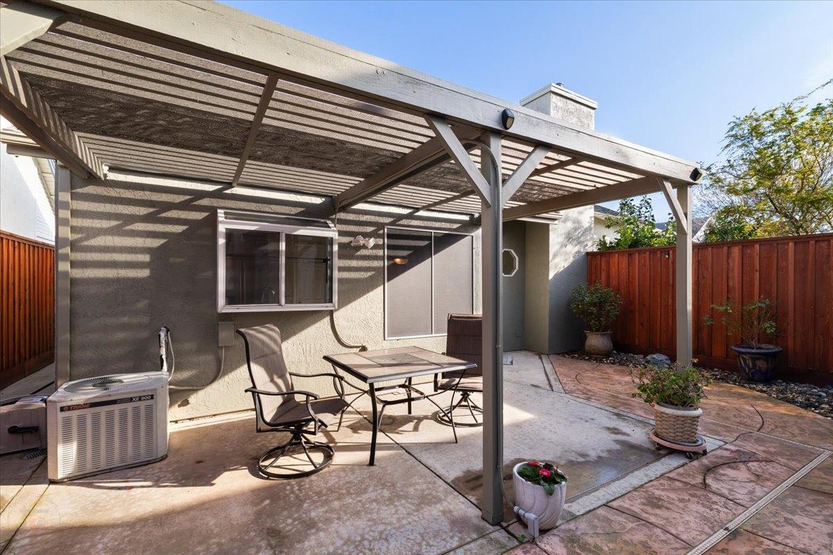 Modesto, California 95355, United States, 3 Bedrooms Bedrooms, ,2 BathroomsBathrooms,Residential,Pending,88337