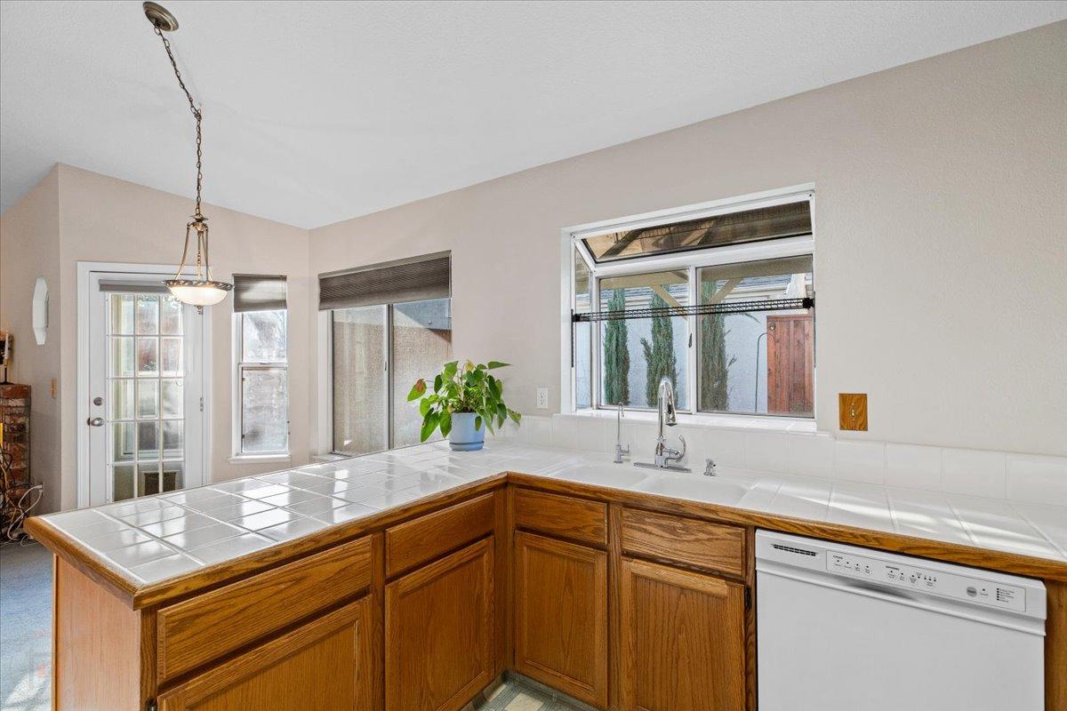 Modesto, California 95355, United States, 3 Bedrooms Bedrooms, ,2 BathroomsBathrooms,Residential,Pending,88337