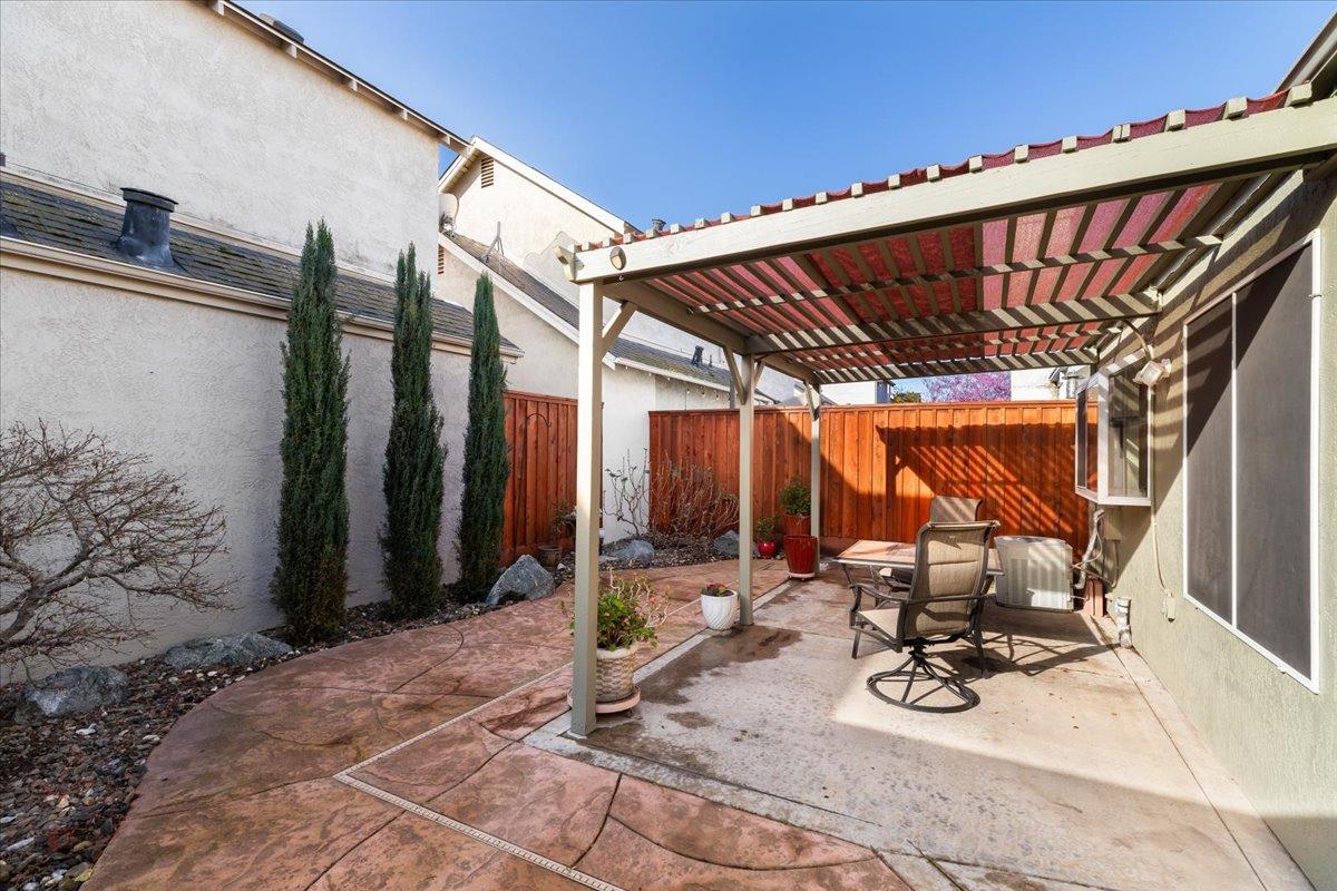 Modesto, California 95355, United States, 3 Bedrooms Bedrooms, ,2 BathroomsBathrooms,Residential,Pending,88337