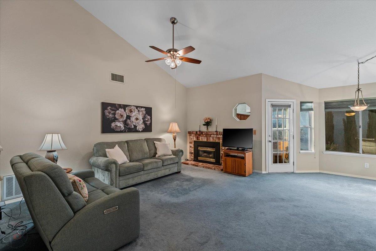 Modesto, California 95355, United States, 3 Bedrooms Bedrooms, ,2 BathroomsBathrooms,Residential,Pending,88337