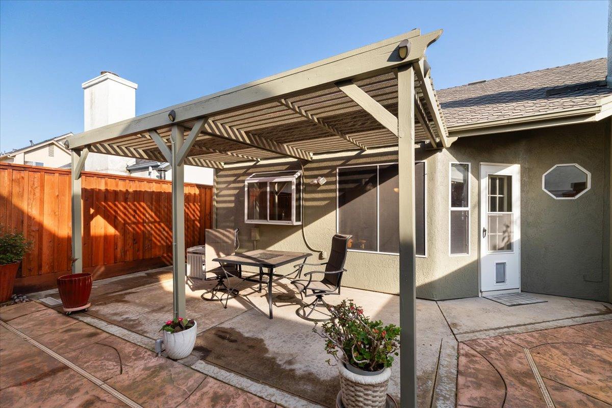 Modesto, California 95355, United States, 3 Bedrooms Bedrooms, ,2 BathroomsBathrooms,Residential,Pending,88337