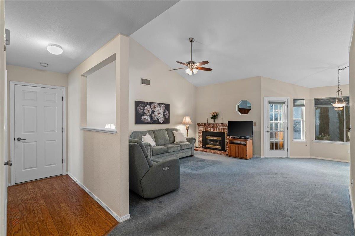 Modesto, California 95355, United States, 3 Bedrooms Bedrooms, ,2 BathroomsBathrooms,Residential,Pending,88337