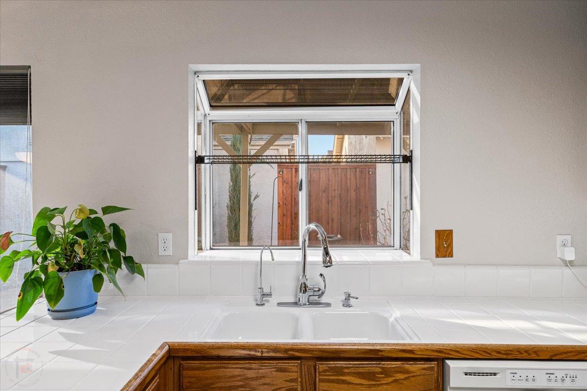 Modesto, California 95355, United States, 3 Bedrooms Bedrooms, ,2 BathroomsBathrooms,Residential,Pending,88337