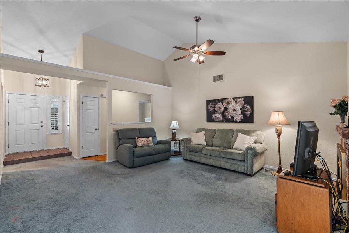 Modesto, California 95355, United States, 3 Bedrooms Bedrooms, ,2 BathroomsBathrooms,Residential,Pending,88337