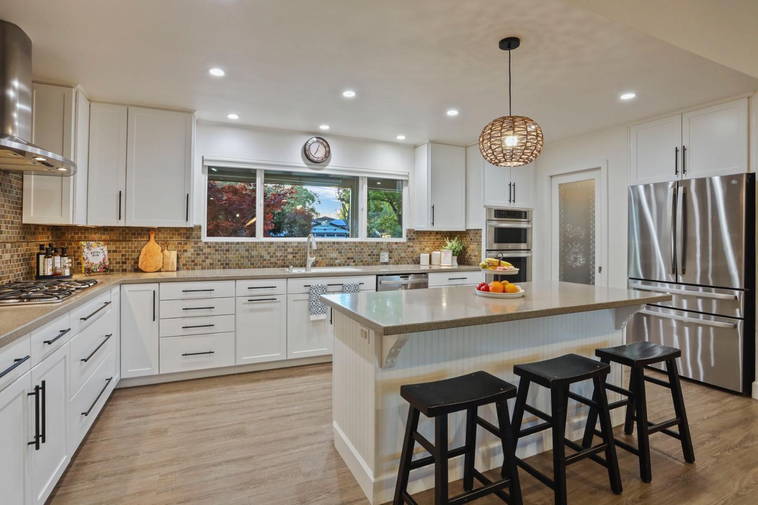 7522 Woodside Drive
