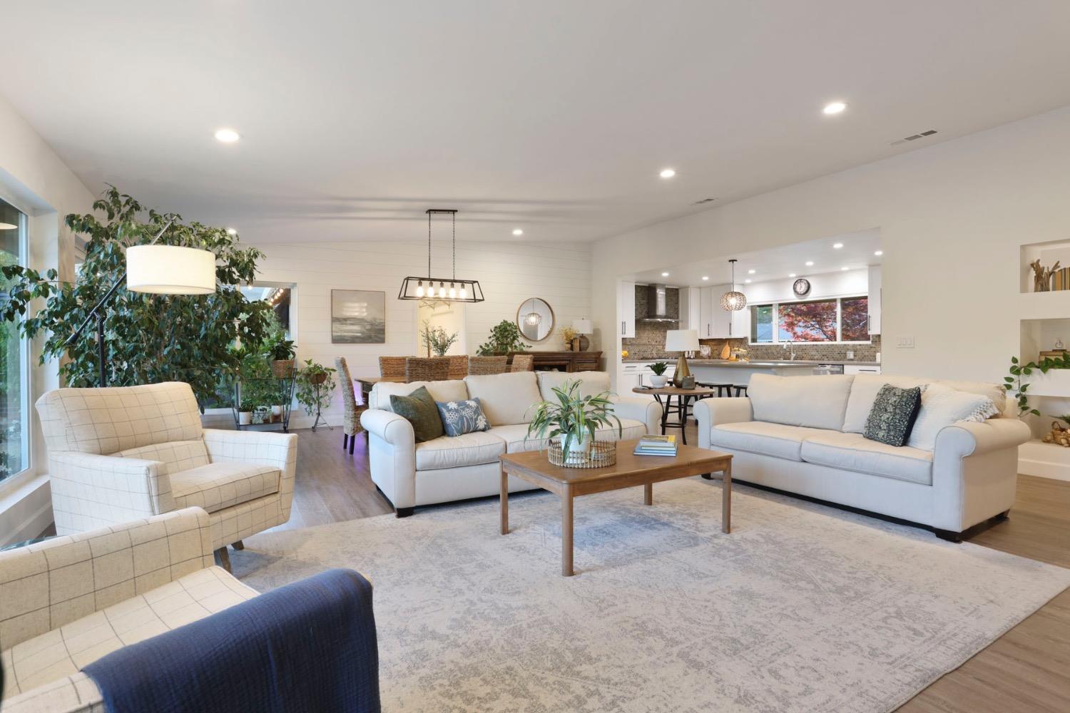 7522 Woodside Drive