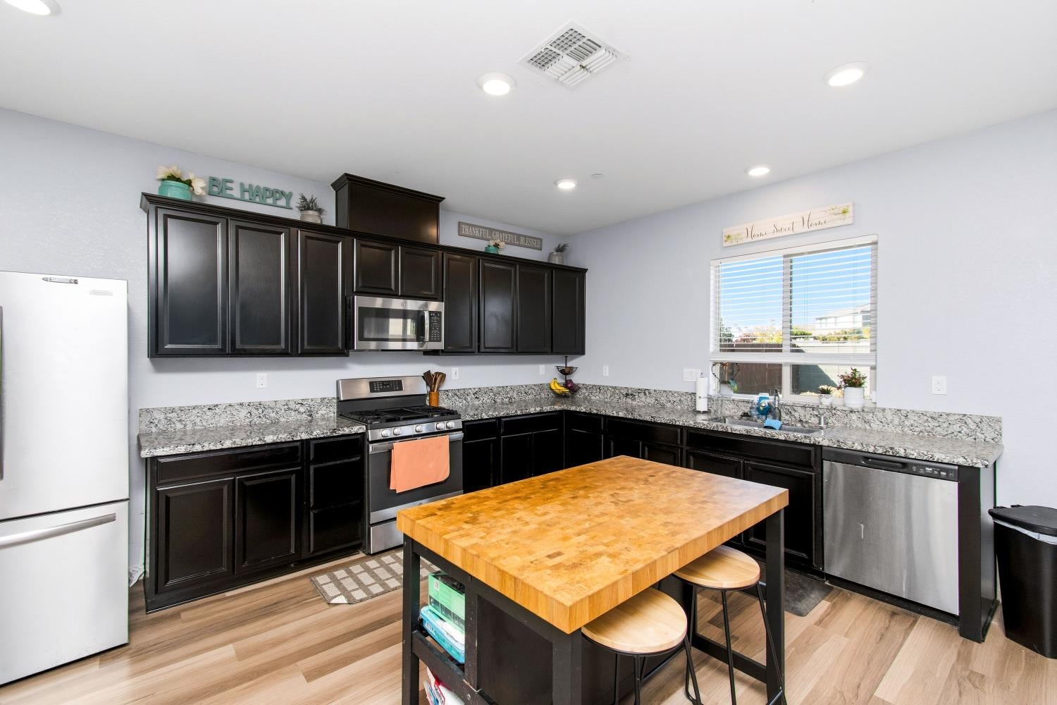 408 Ballet Court