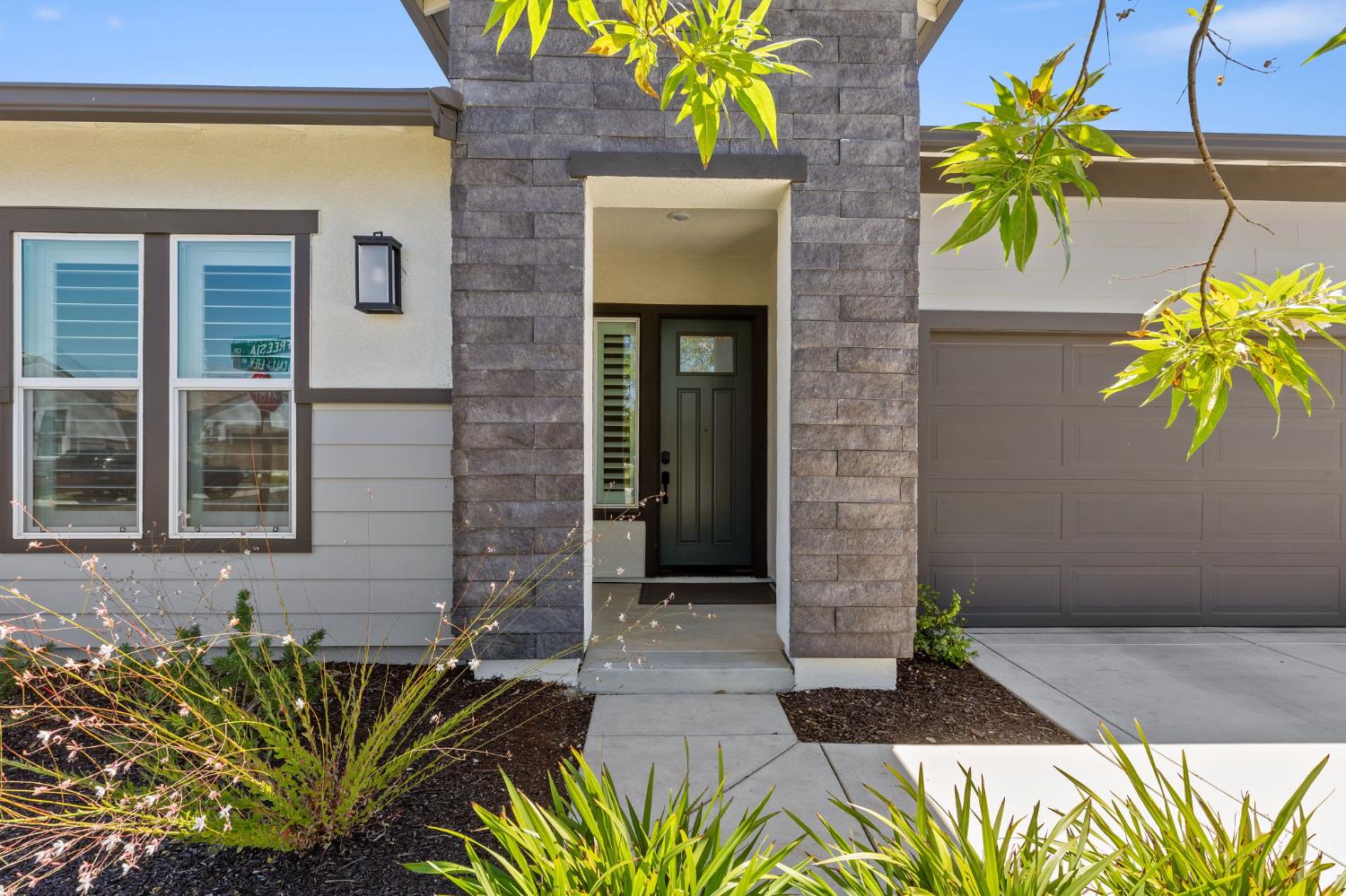 4671 Freesia Circle