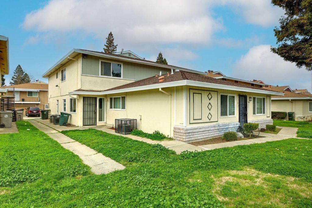 Photo of 7424 Franklin Blvd #3, Sacramento, CA 95823 (MLS # 226030768)