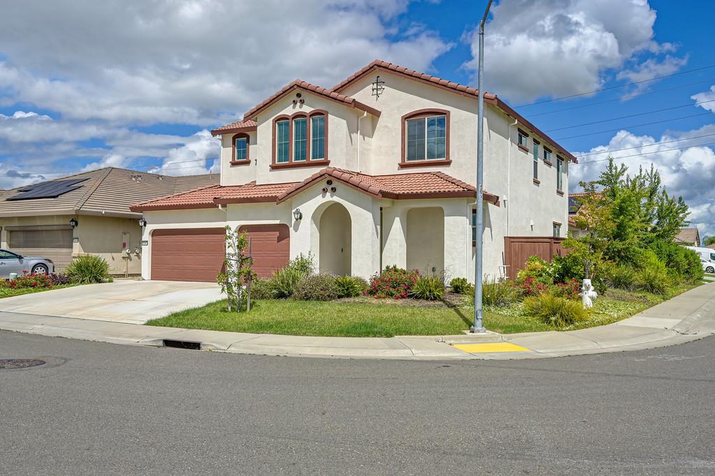 9347 Sugar Bush Circle