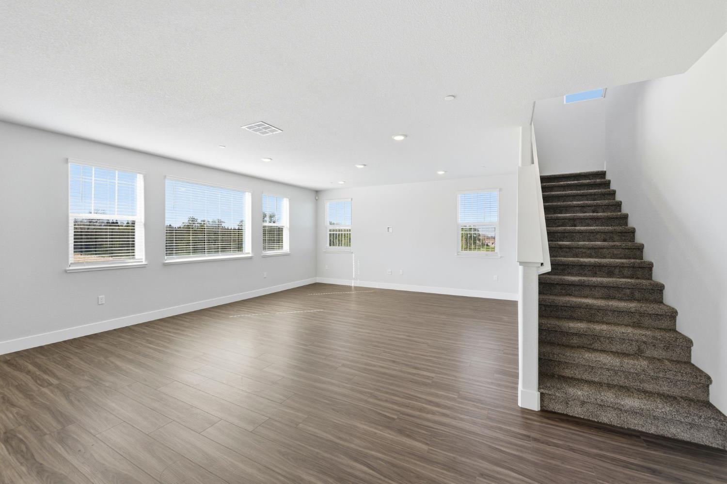 321 Outlooker Court