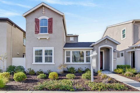 1570 Parkside Way Roseville CA 95747