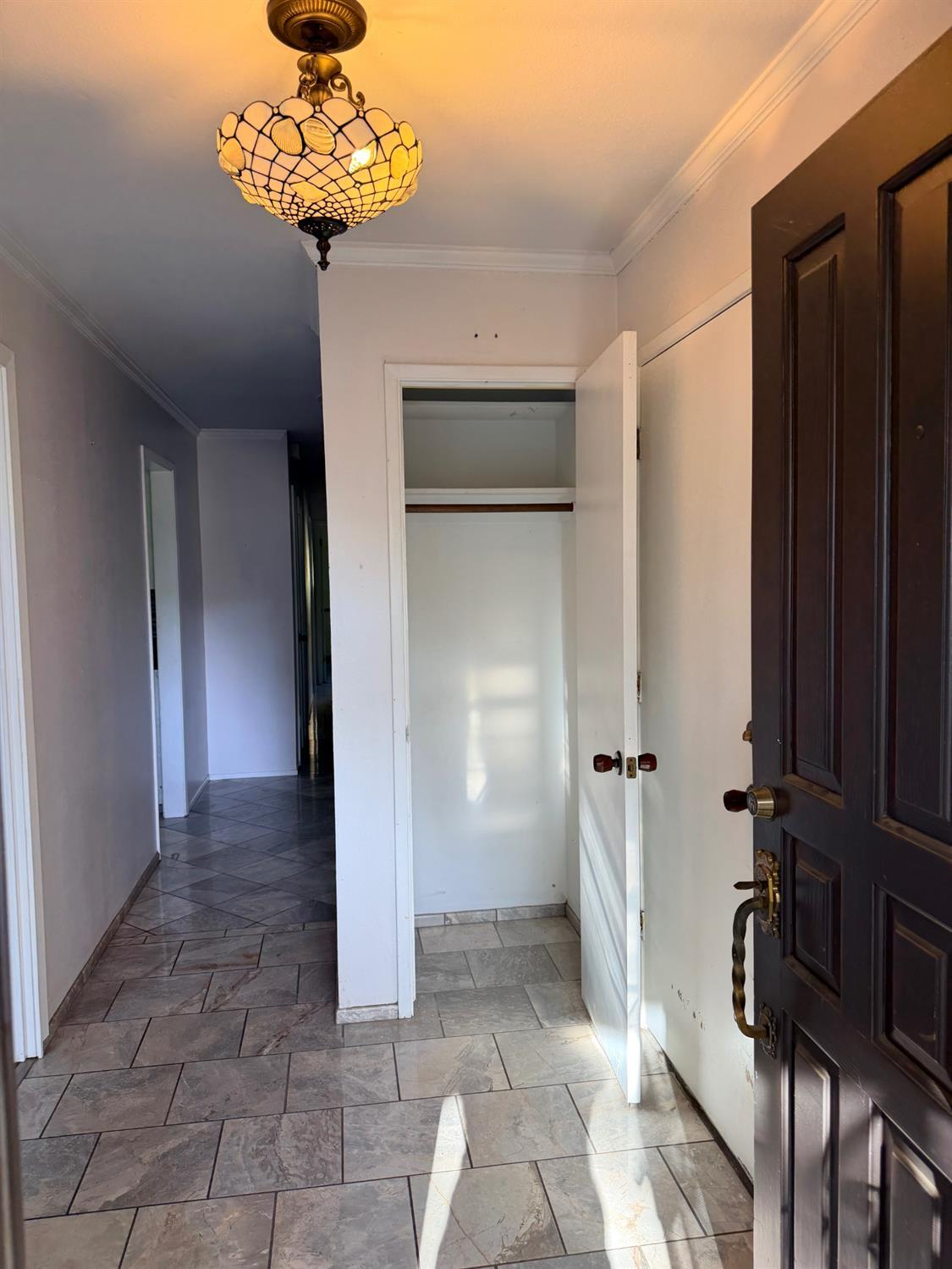 1708 Le Bec Court