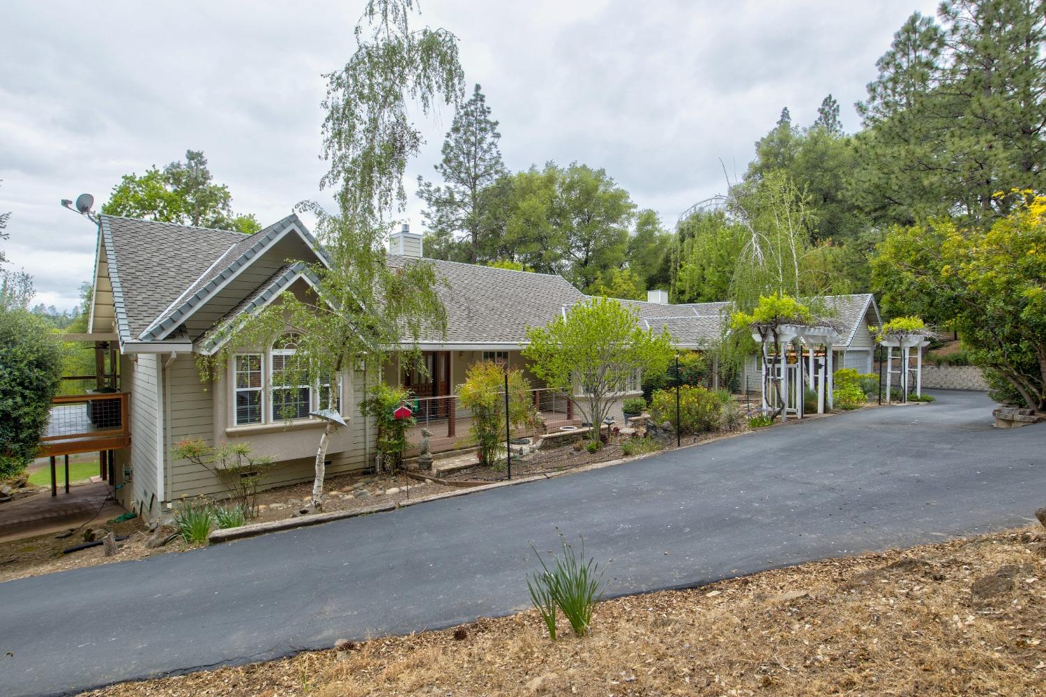 6909 Flat Creek Road